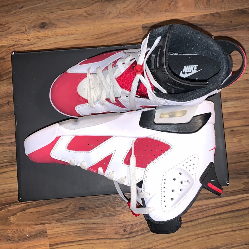 Only worn a couple times. Don’t fit